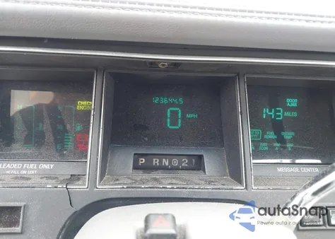 1993 Lincoln Town Car Signature/Jack Nicklaus из США, поврежденный, VIN 1LNLM82W6PY763780